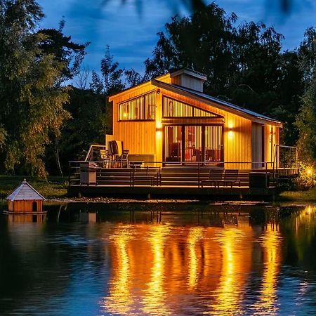 Woad Mill Lakeside Lodges Boston Extérieur photo