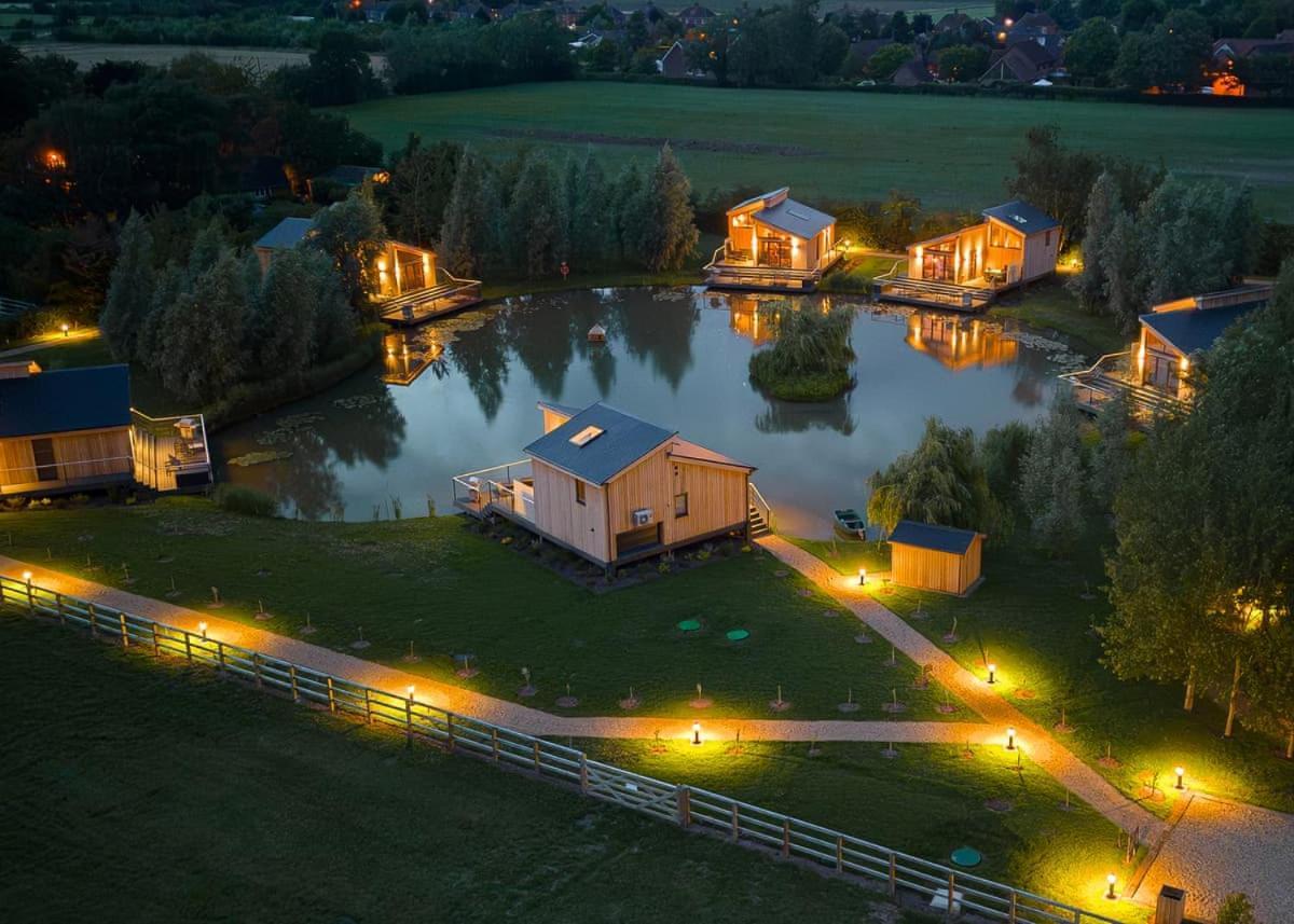 Woad Mill Lakeside Lodges Boston Extérieur photo