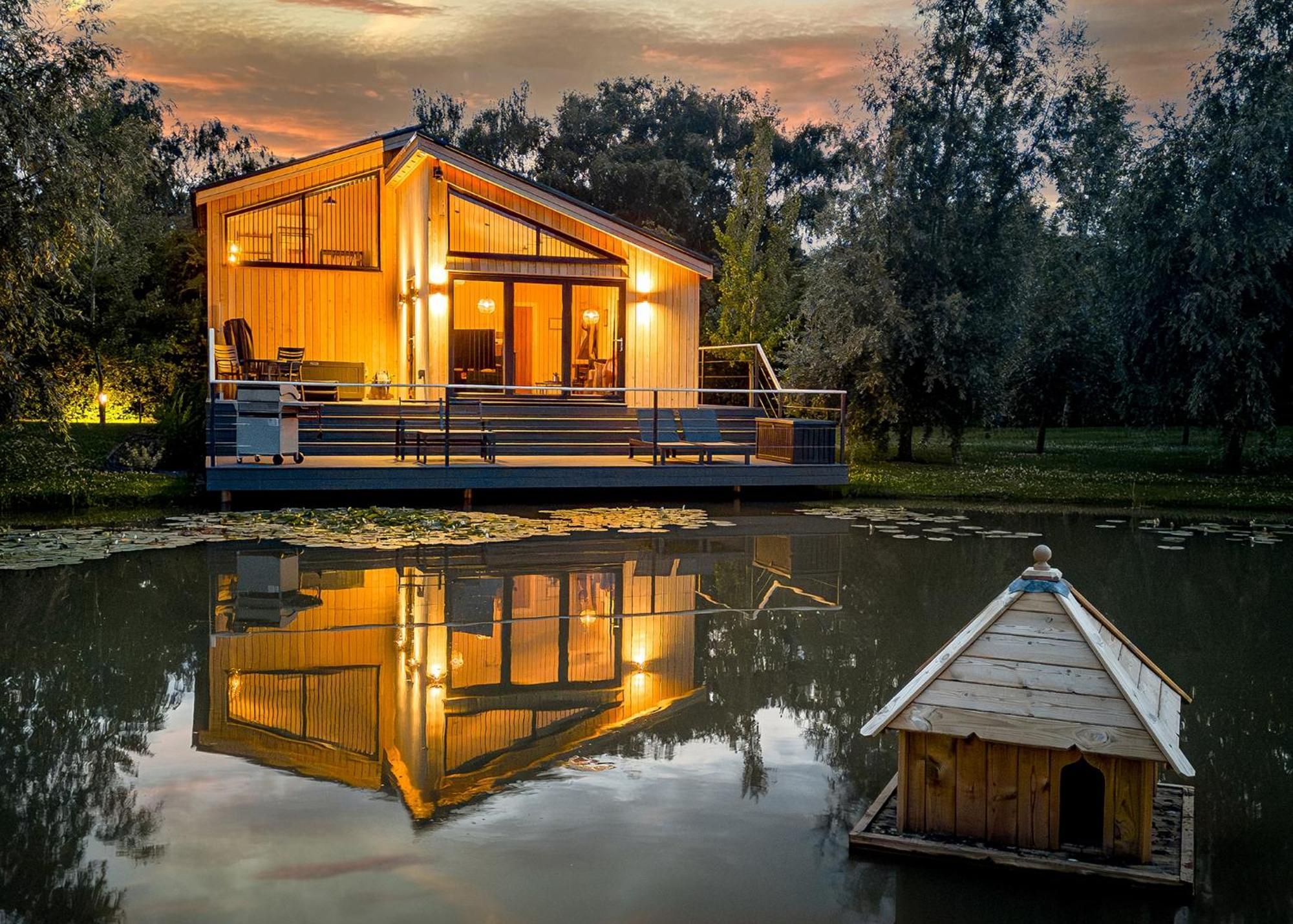 Woad Mill Lakeside Lodges Boston Extérieur photo
